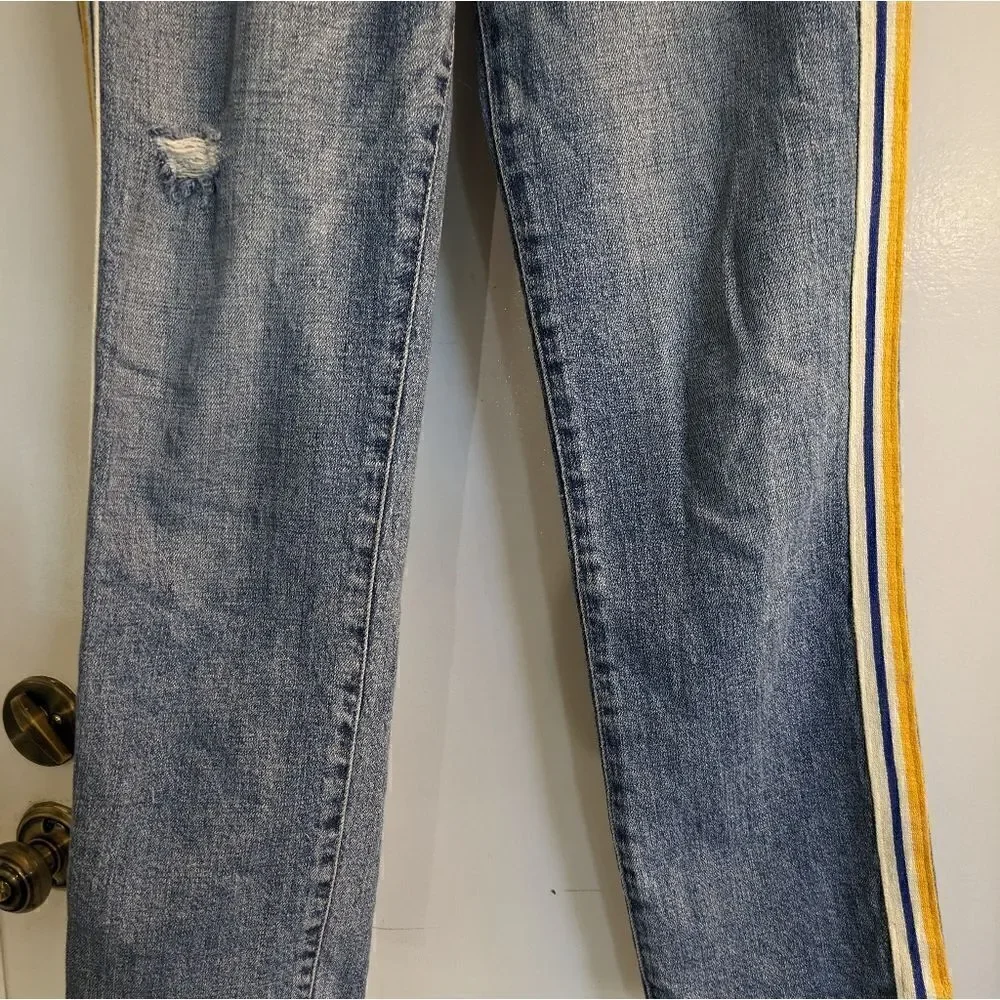 Pistola Monroe Cute yellow and blue accents on these jeans